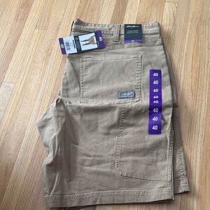 Eddie Bauer Men's Cargo Shorts in Tan
(Item17)